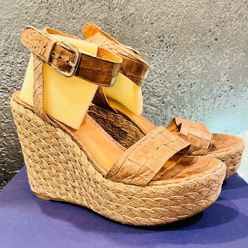 Stuart Weitzman Tan Wedges - size 7